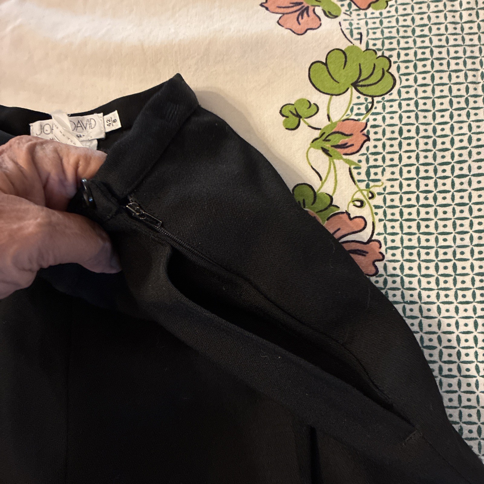 Vtg Women’s Joan & David Made In Italy Shorts Size 8 Black Wool/rayon Mid Thigh