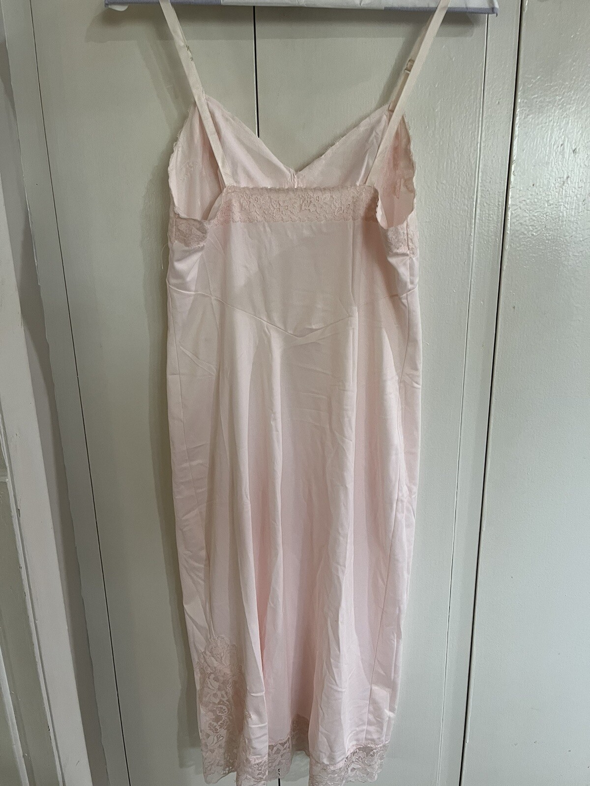 Vintage Vassarette Pink Scalloped Floral Lace Nylon Slip Dress 32 L Large Gown