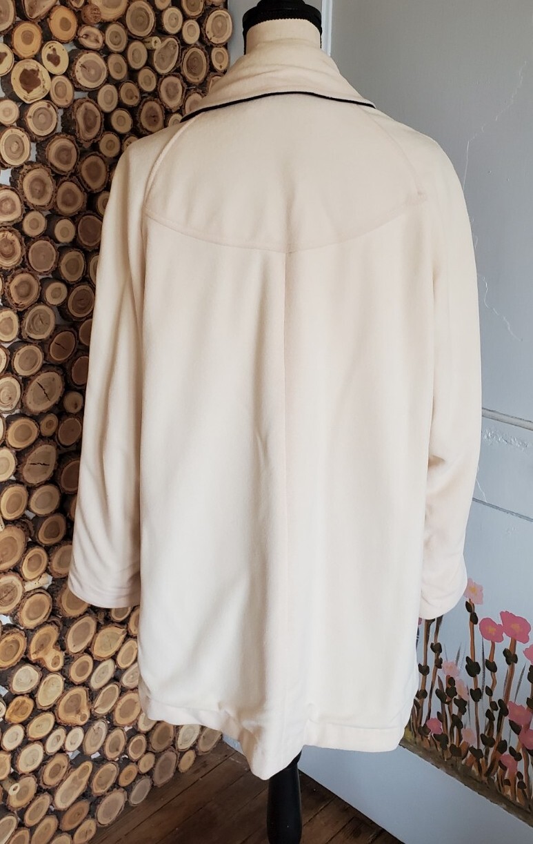 Vintage Lambert’s Enid OK Wellington Fashions Kashmiracle Cream & Black Coat XL