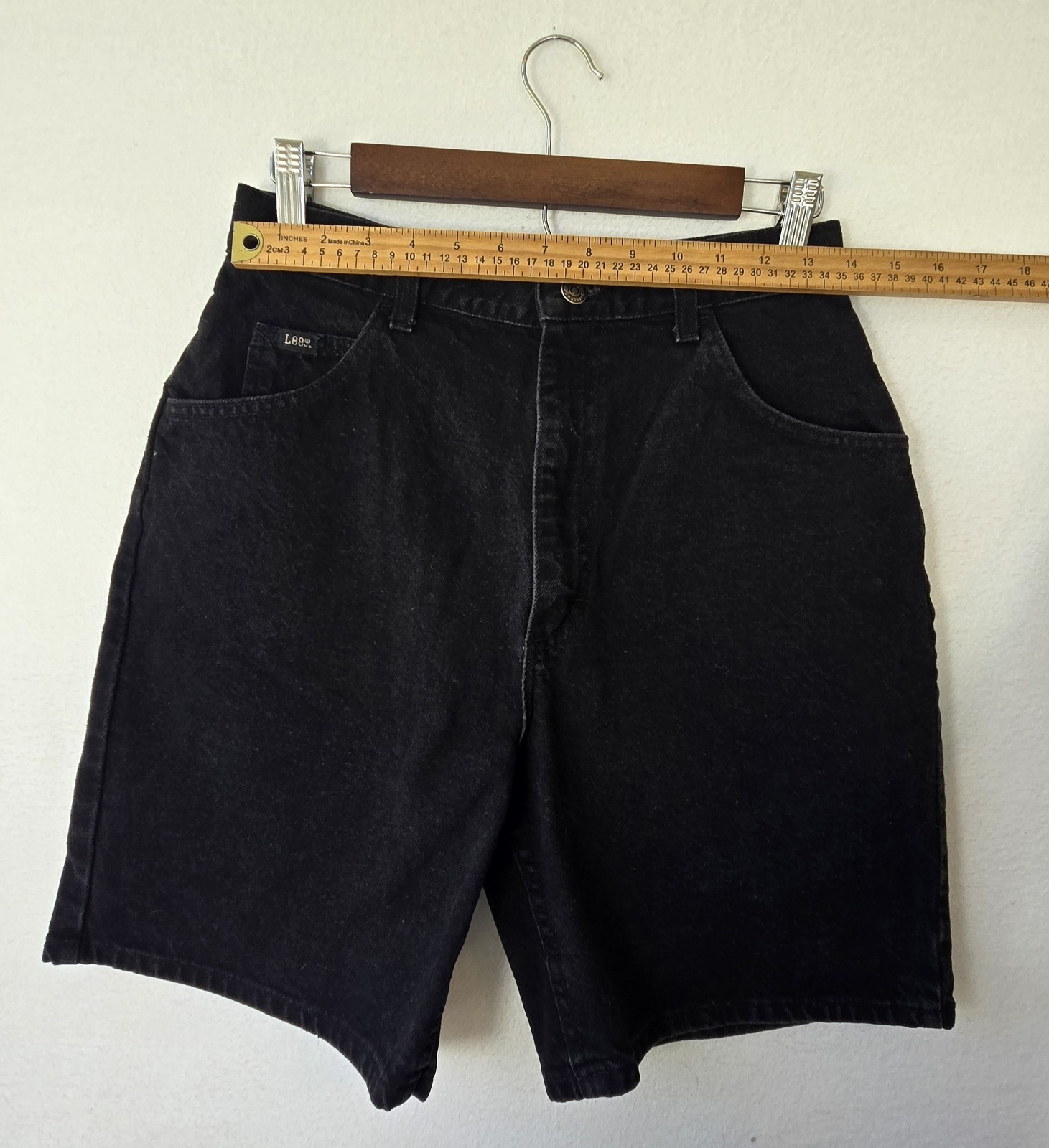 Vtg Lee Black Wash Mom High Waisted Long Shorts Womens Sz. 12 Med Fits Sz 8