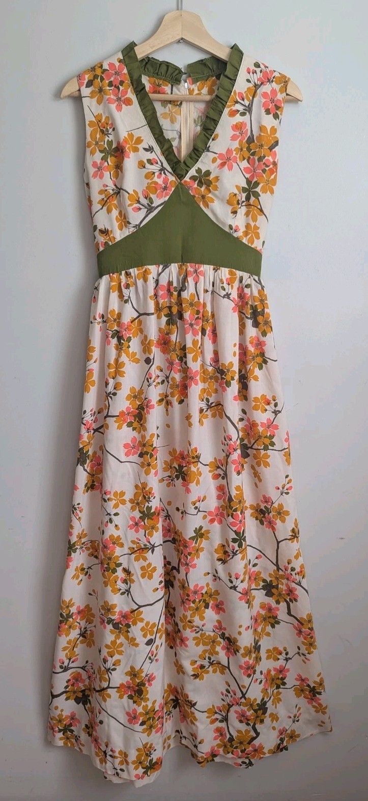 VINTAGE 1970s Empire Waist Maxi Dress Flower Power Garden Party Handmade S 6 8