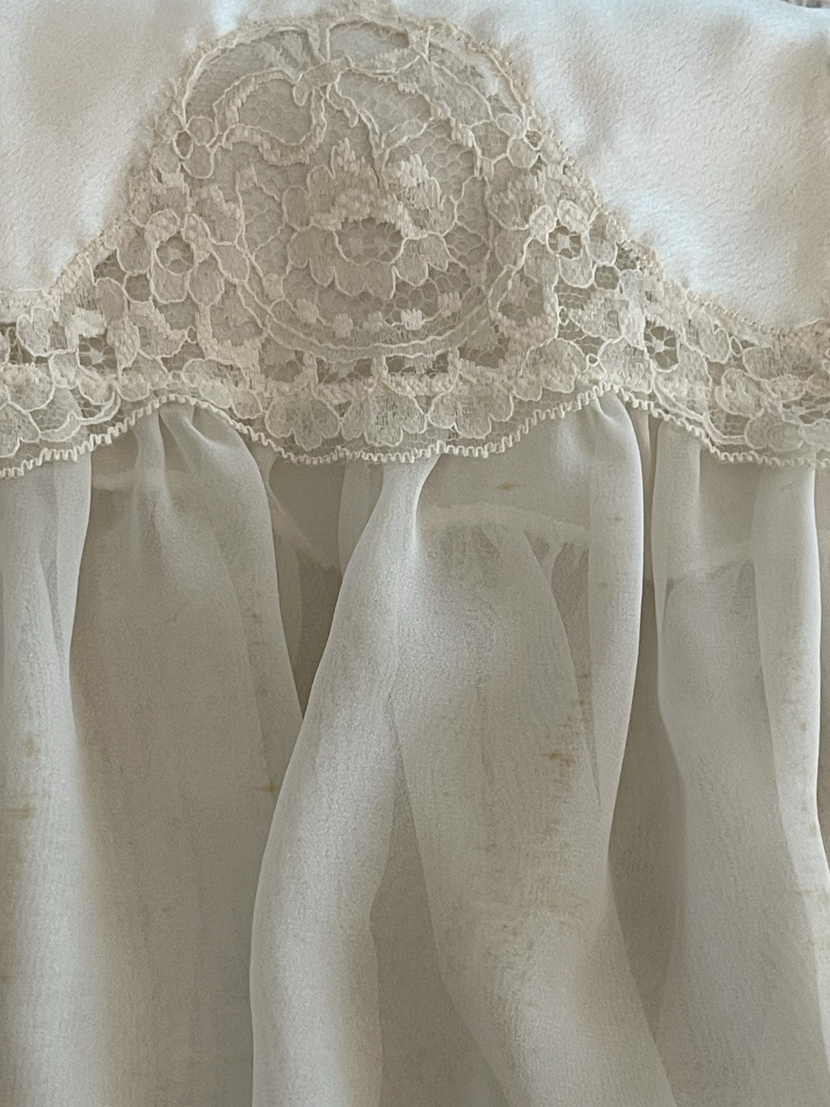 Vtg Blanche Nightgown Nighty Chemise Cream Lace USA Union Made Tag Ladies Small