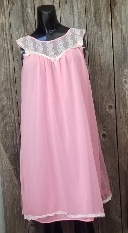 Vintage CHIC Lingerie Pink Lace Nightie Babydoll Nightgown Nylon Size S/M