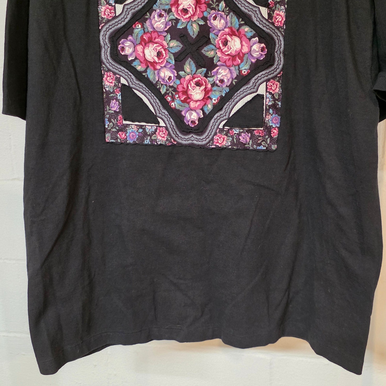 Vintage Hanes Her Way Black Floral Patchwork Graphic T-Shirt XL Cotton 90s Boho