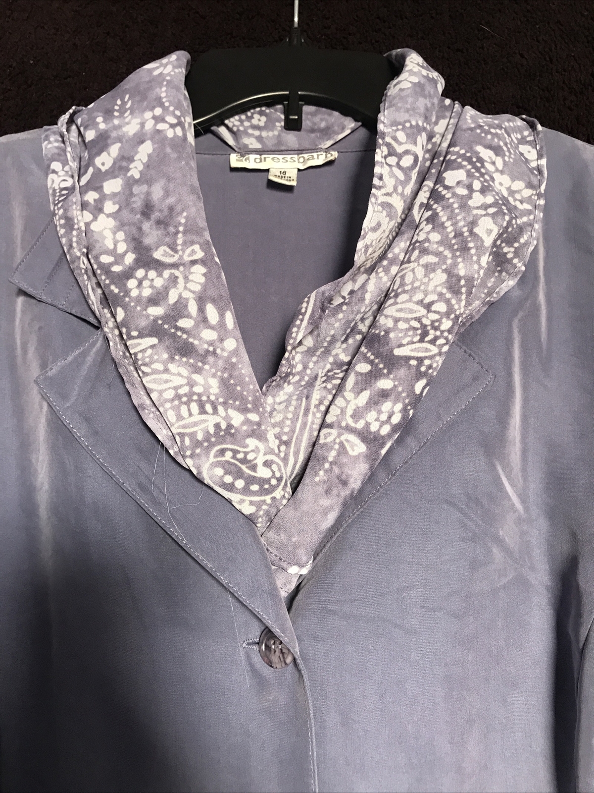 Vintage DRESSBARN lilac / purple button down collared dress shoulder pads. 16