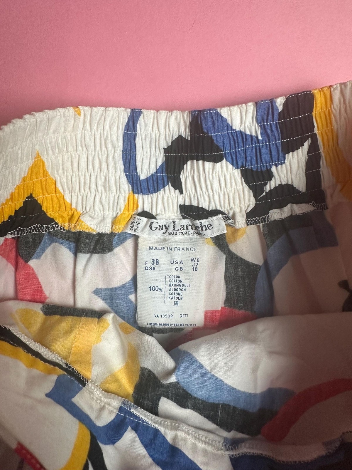 1980s GUY LAROCHE ENSEMBLE. Abstract Floral Print Two Piece Set. Extra Small