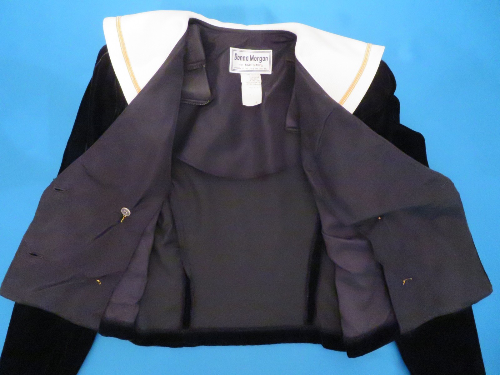 VINTAGE Donna Morgan Skirtsuit. Black Velvet Jacket. Cream/Ivory/Off-White Skirt