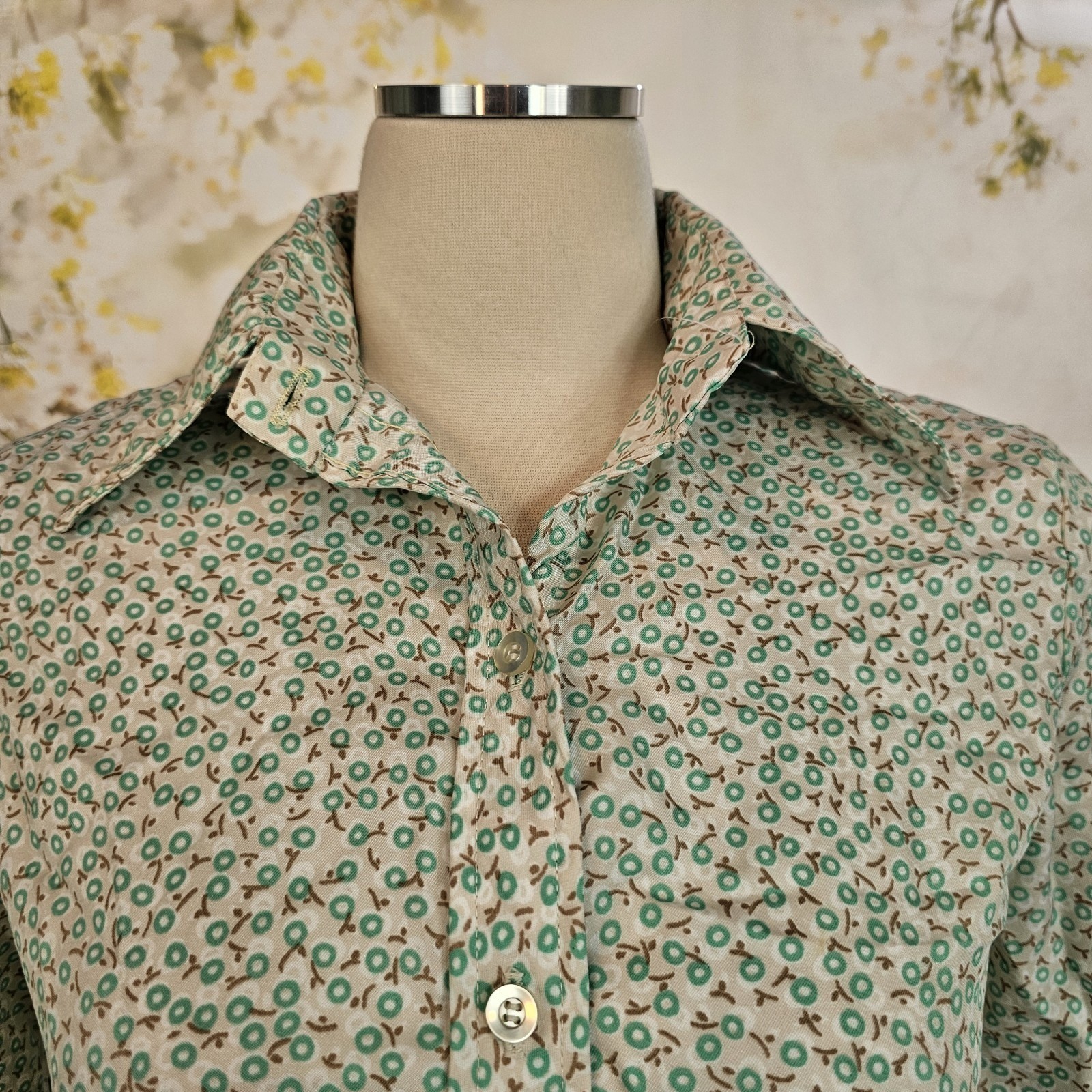Vintage 1970’s Blouse Top Shirt Pointed Collar Petite Green Floral Print Button