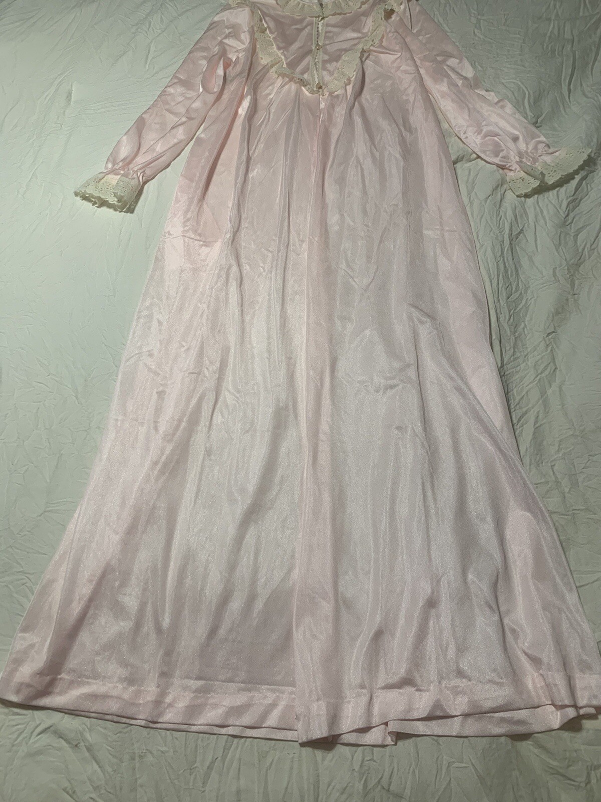Vtg. 1960’s Movie Star Pink Nylon & White Lace Sz-S Nightgown Made in USA