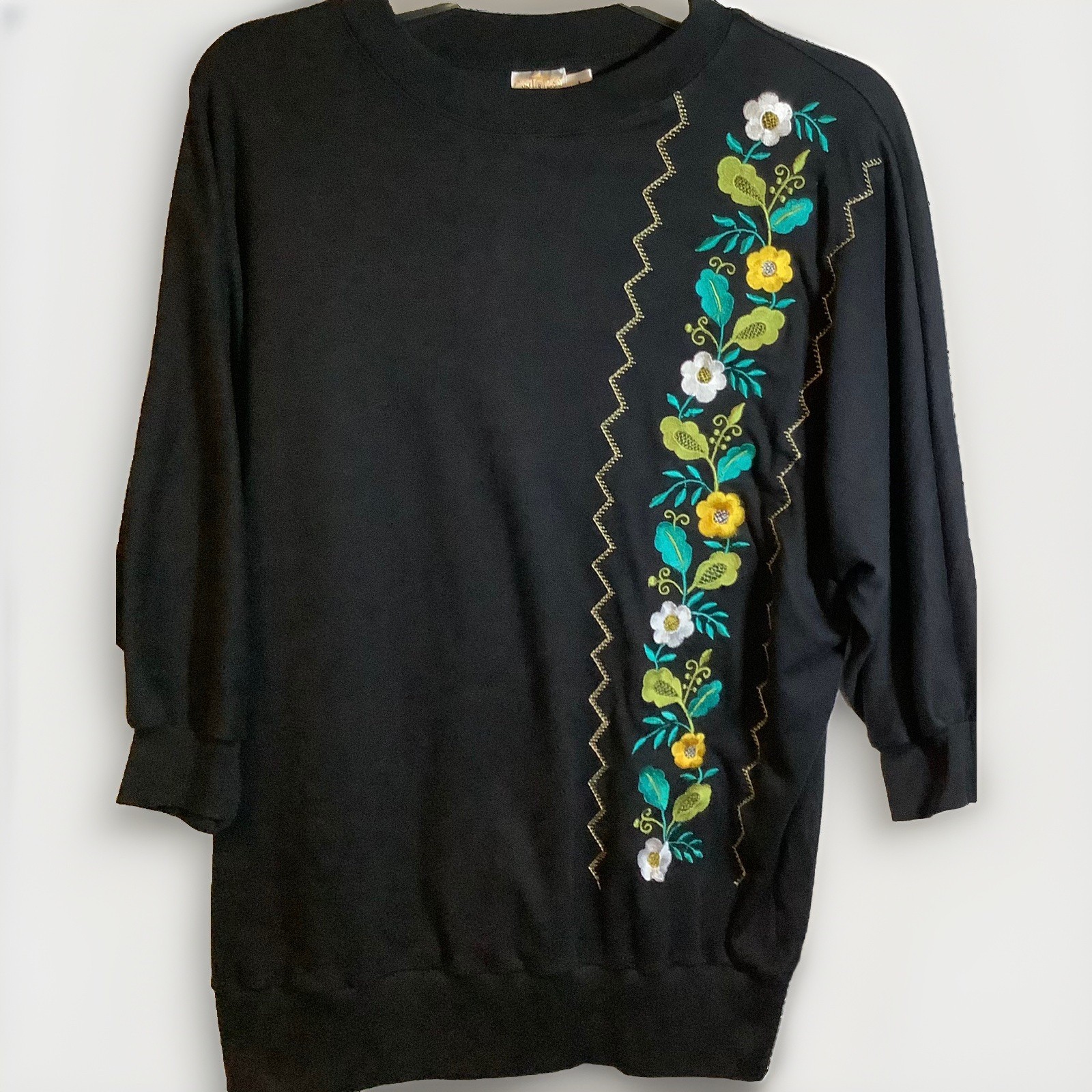 Cyn Les Shirlee Designs Floral Embroidered Pullover, Black, 3/4 Sleeve, Vintage