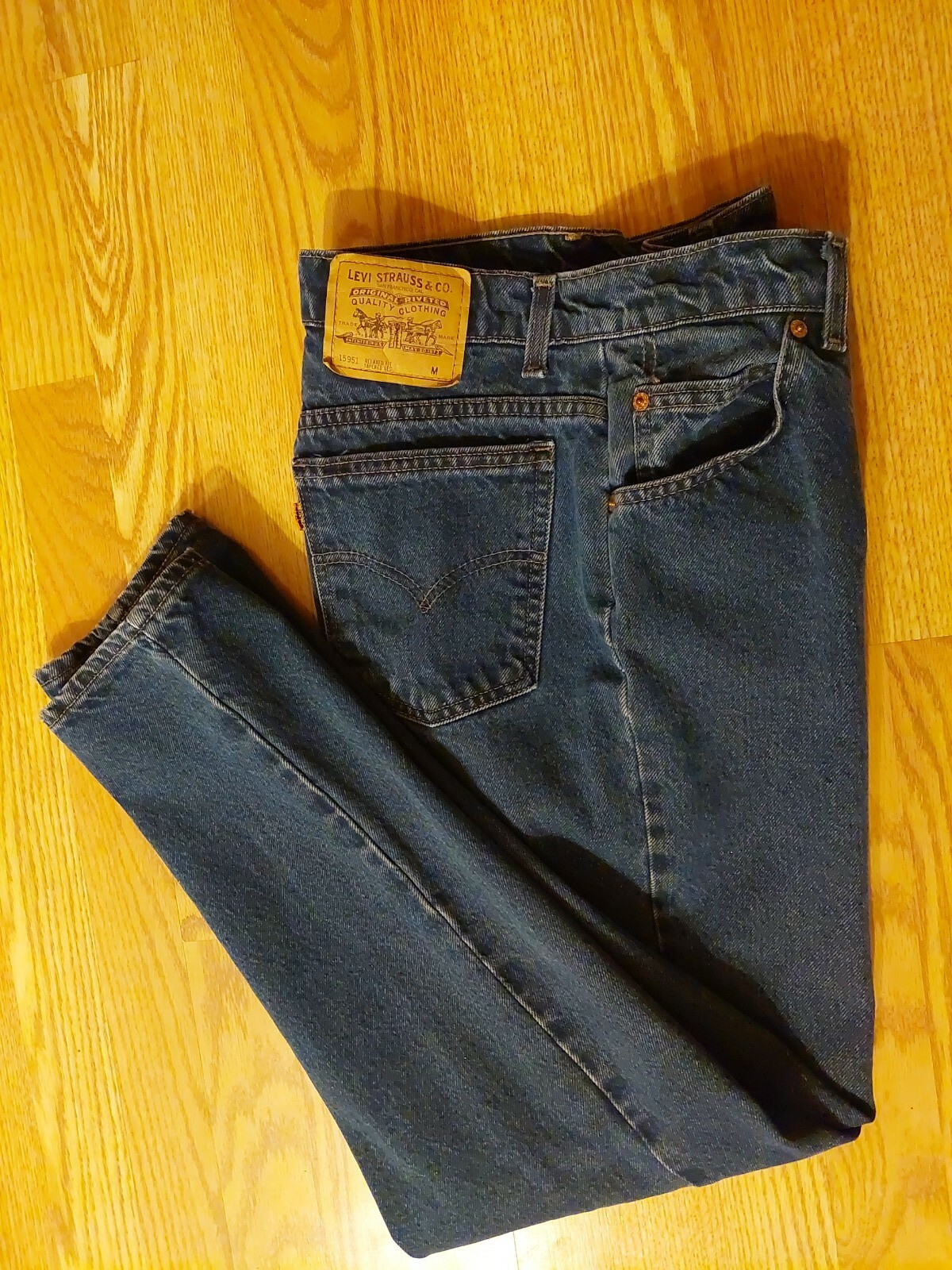 Levi’s Jeans Relaxed Tapered Vintage #15951 USA Mom Jeans 31 X 30 Denim