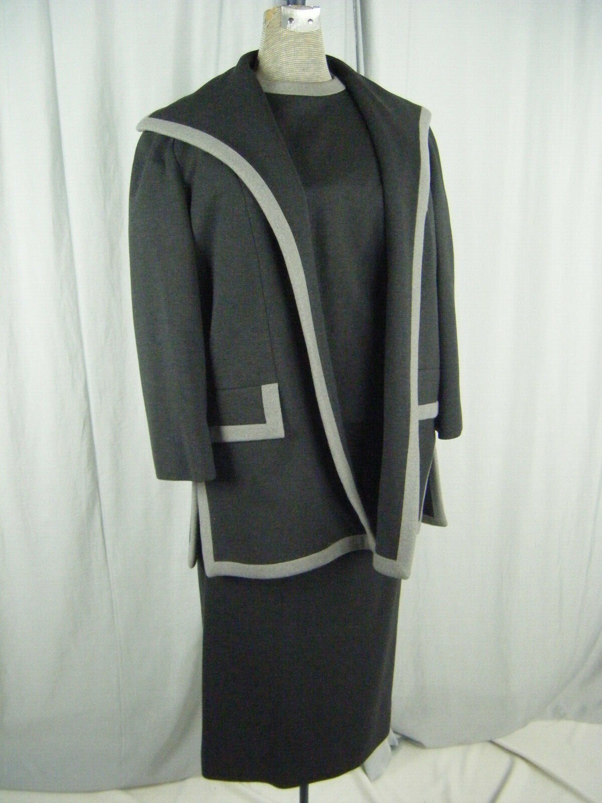 LILLI ANN KNITS LONDON Vtg 60s Charcoal Grey Wool 3 pcs Skirt-Bust 35/Waist 28/S