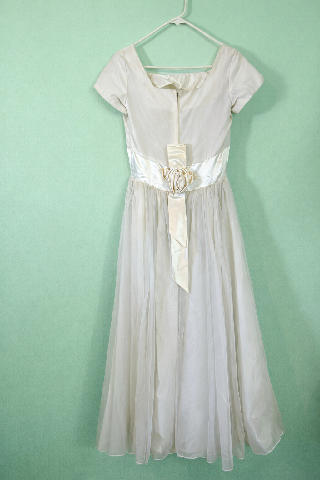 Vintage 50’s 60’s Wedding Gown SMALL Ivory Satin Rosette Bow cap sleeve Chiffon