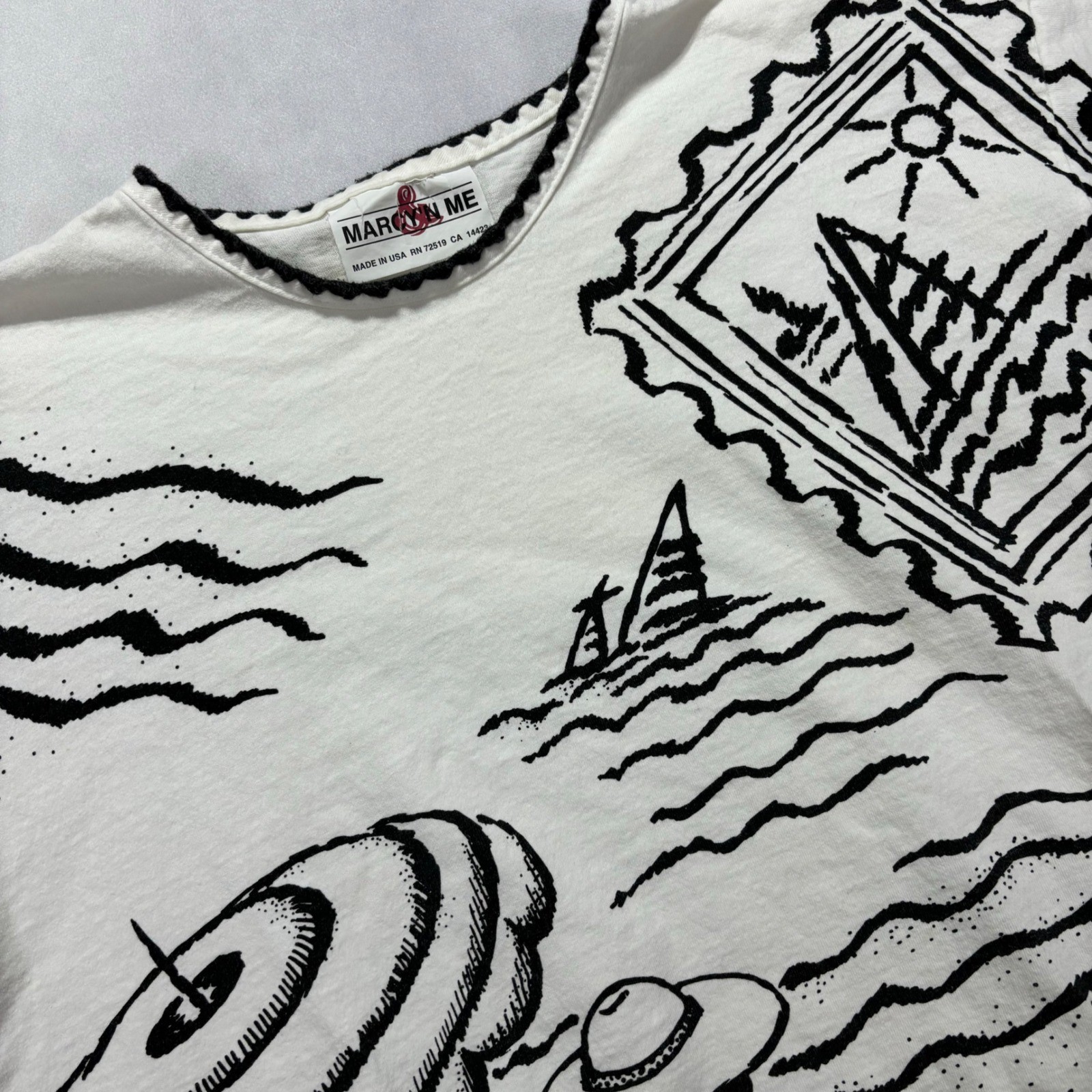 Vintage 90s Beach Art Graphic T-Shirt Size Large White St Tropez Made in USA
