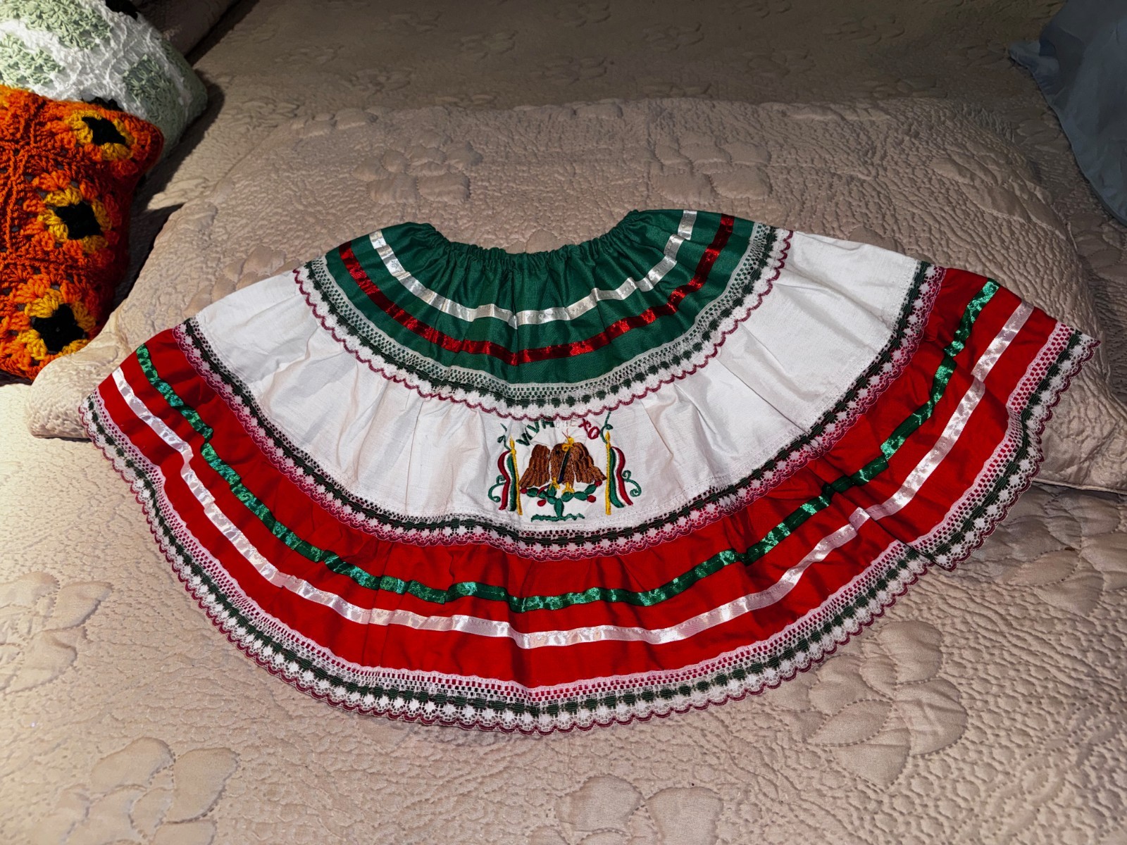 VTG Mexican Festival Full Maxi Skirt Embroidered, Lace, ribbon design Girls NWOT