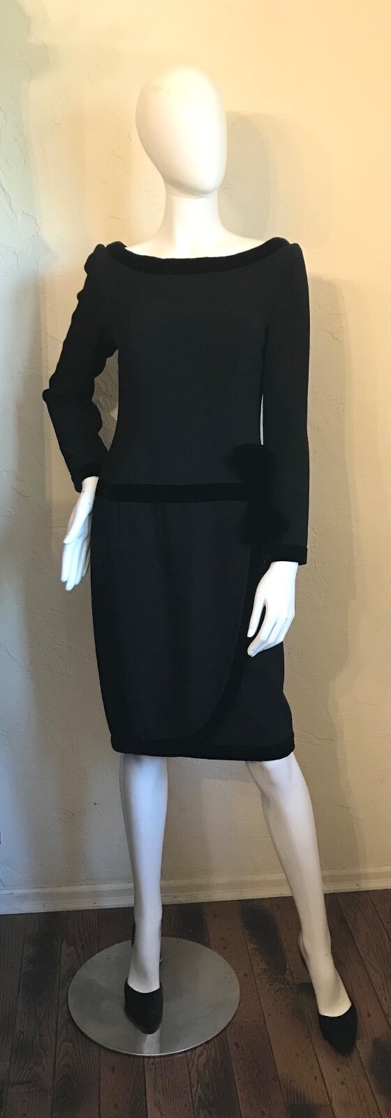 VINTAGE 1980’s VALENTINO NIGHT Black Crepe & Velvet Cocktail Evening Dress 6