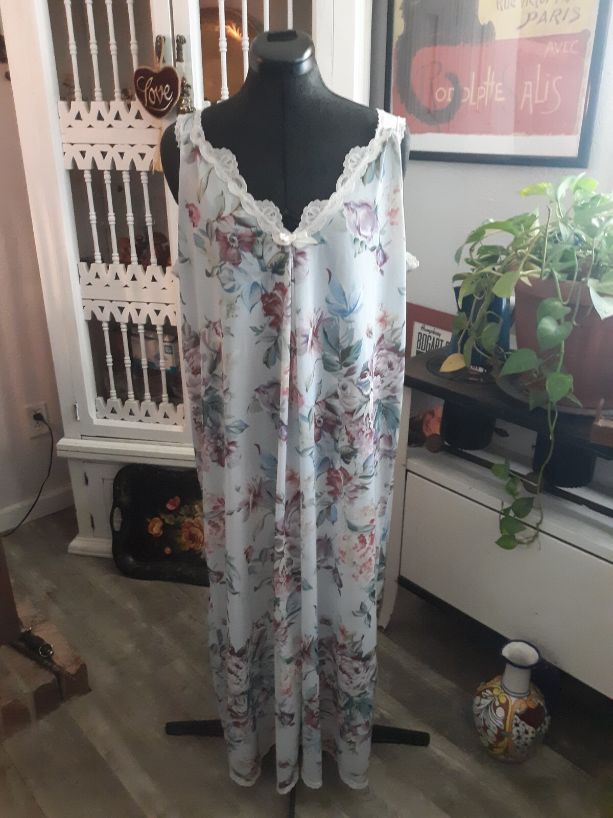 Vintage Chiha Womens Size Large Night Gown Floral Blue Pink Red Green Beige