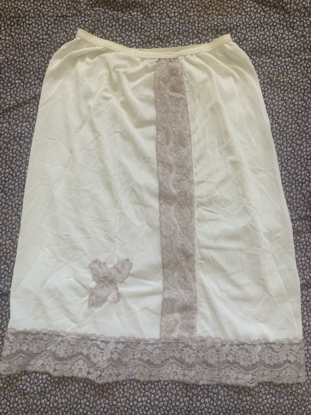 Vintage 60s cream beige & purple lace accent nylon slip skirt fairy cottagecore