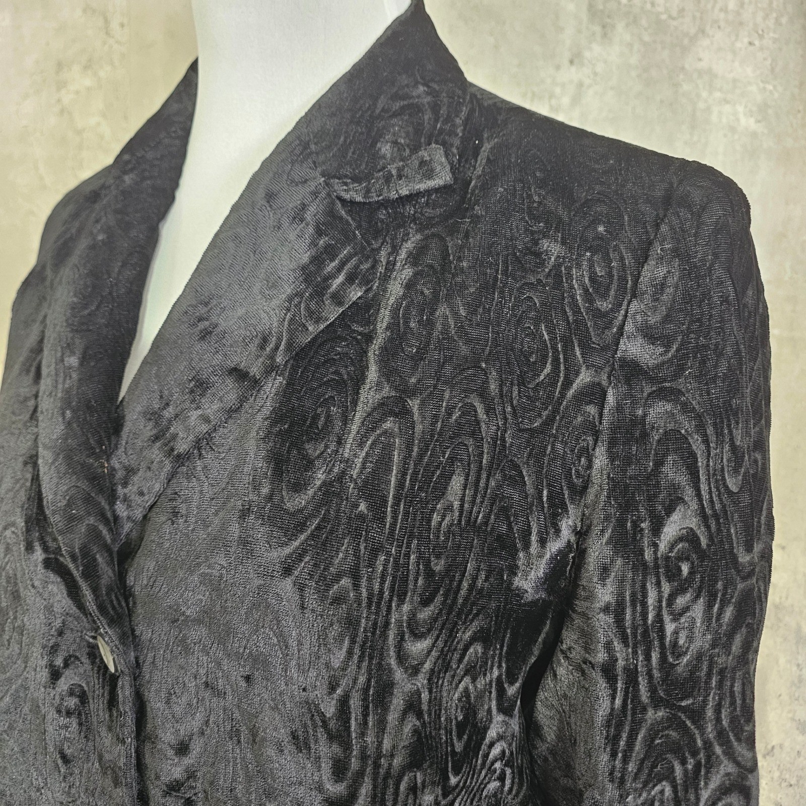 Vintage Black Embossed Velvet Jacket Womens L Gothic Witchy Evening Coat