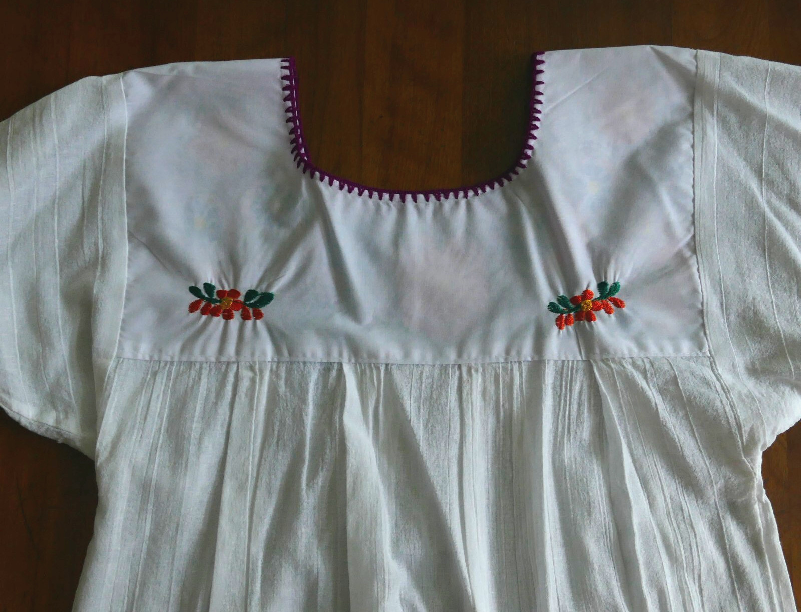 NEW White MEXICAN EMBROIDERED BLOUSE S Floral 70″s Hippie Boho Peasant SALE