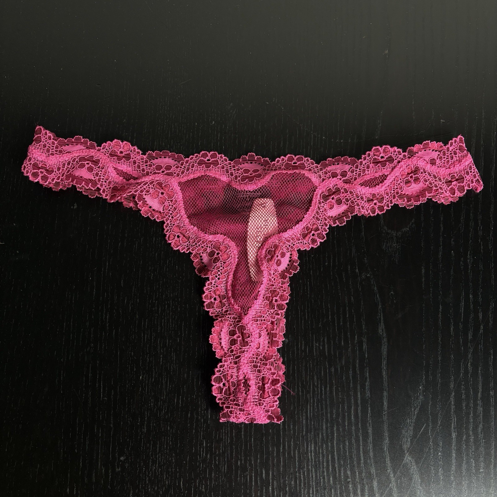 VICTORIA’S SECRET Sexy Little Things S Low-Rise Lace Thong Panty Vintage Y2K NWT