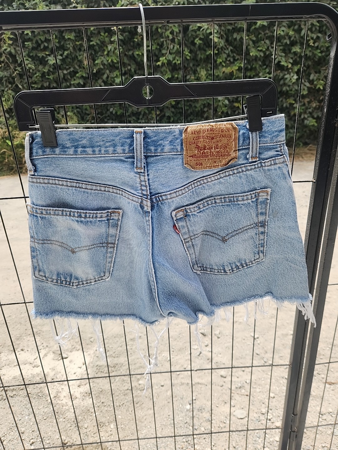 vintage levis cut-offs denim jean shorts button fly 501 cut off 80’s 28″ w