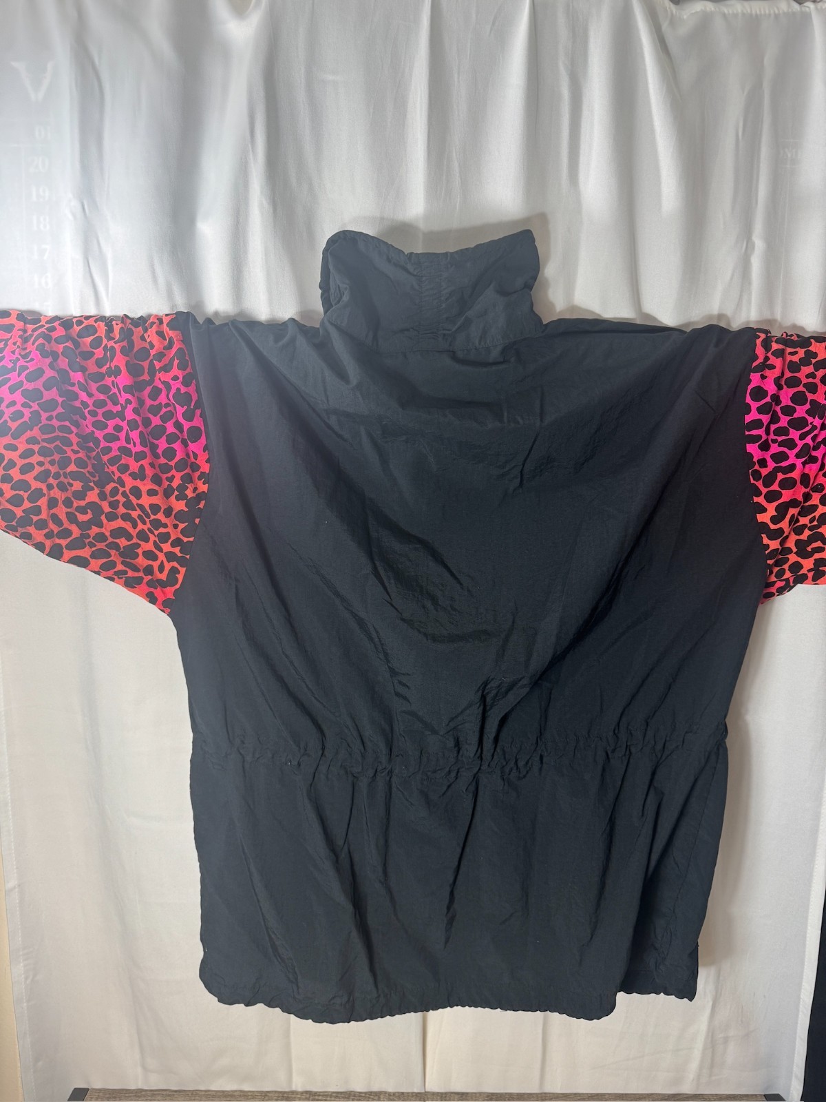 VTG ‘90’s SHELL SHOCK Black/ Neon Pink & Orange Leopard Print Windbreaker Sz L