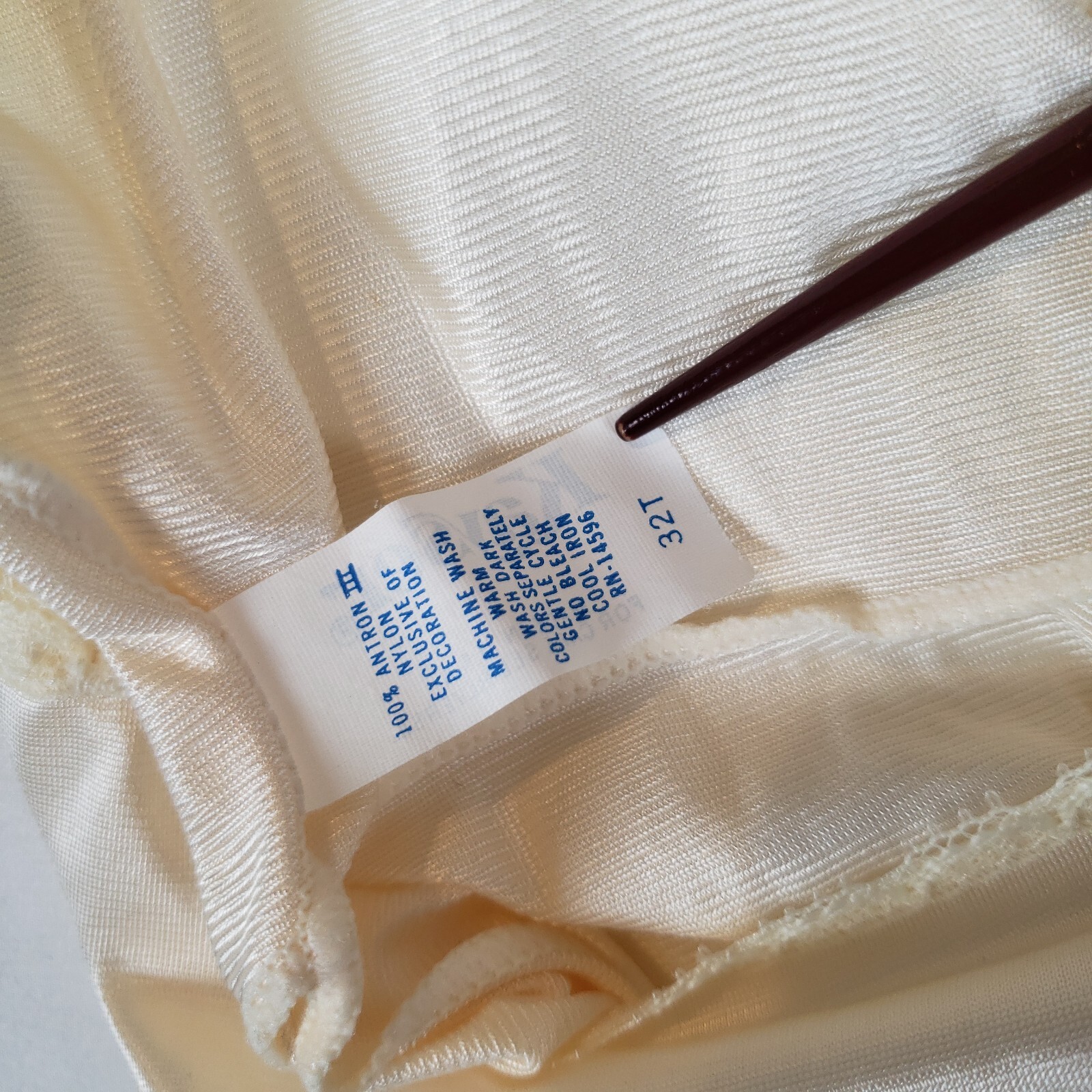 Vintage Kayser Nylon Full Slip Womens 32 Tall Small Lace Trim Thigh Slit Beige