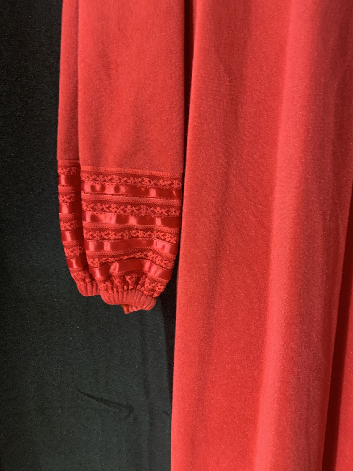 Gilligan O’Malley Velour Zip Red Ruffle Lace Robe Housecoat M 12-14 Made in USA