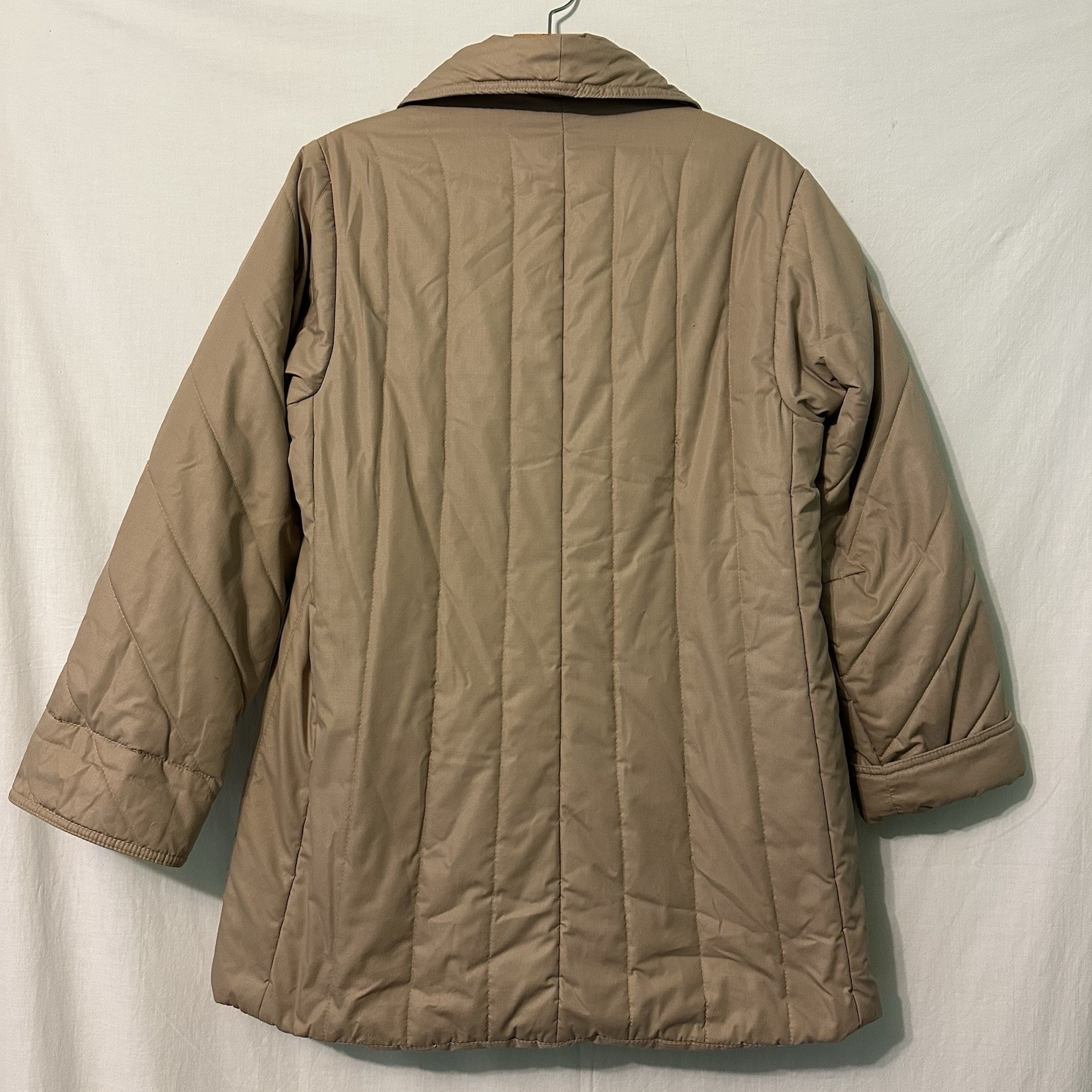 Bromleigh Vintage Women’s Beige Quilted Button Lined Coat Size Large XL Preowned