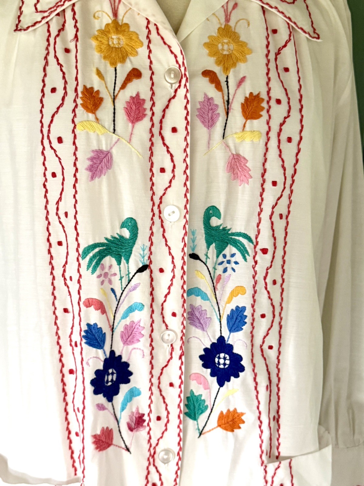 MINT 50s Cristina’s Boutique Mexican Tourist Shirt Hand Chain-Stitch Embroidery