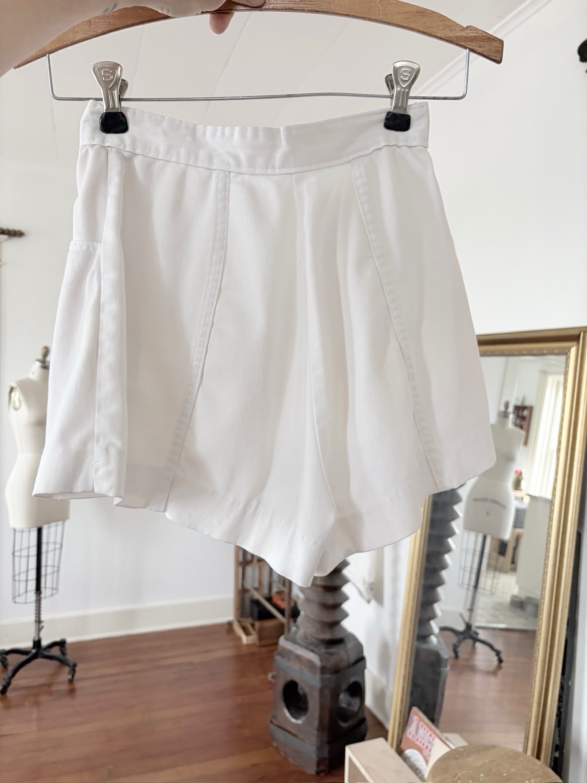 1970s Court Casuals High Waist White Tennis Skort Shorts Stretch Twill Patina 24