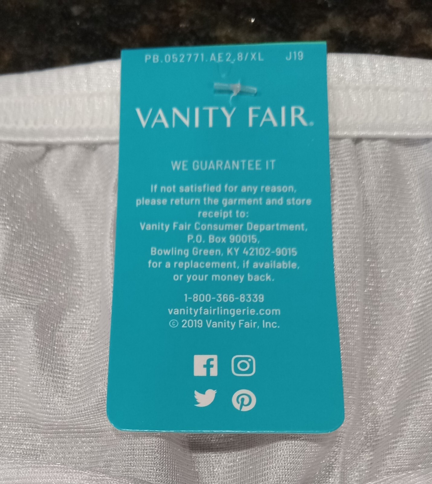NWT Vanity Fair White Perfectly Yours Lace Nouveau Silky Panties Sz 8/XL 13-001
