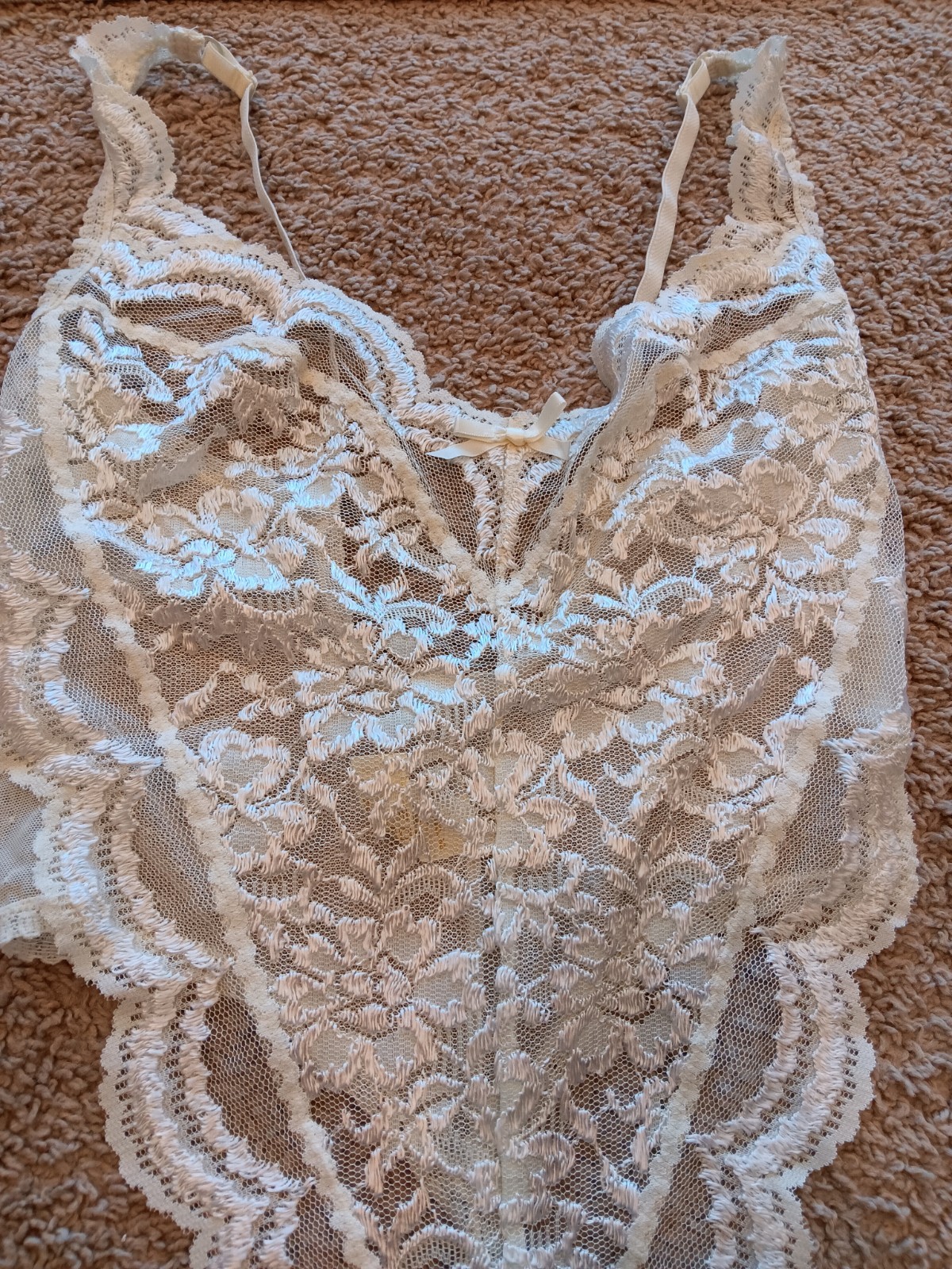 Victoria’s Secret Gold Label Lace Teddy Bodysuit M Ivory Sheer Scallop VTG 90s