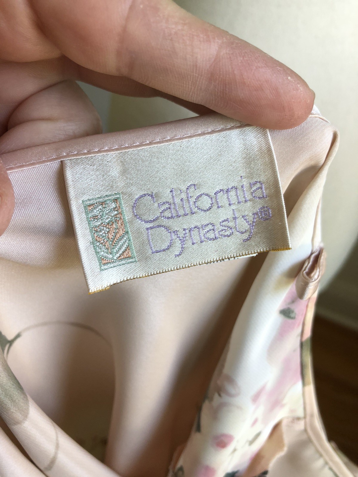 GORGEOUS VTG CALIFORNIA DYNASTY Pink Floral Silky Satin Lace & Pearls Chemise S