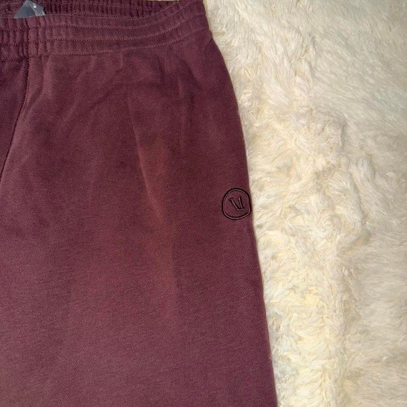 Vuori Sedona Wide Leg Sweatpants in Chestnut Size Medium Excellent Condition