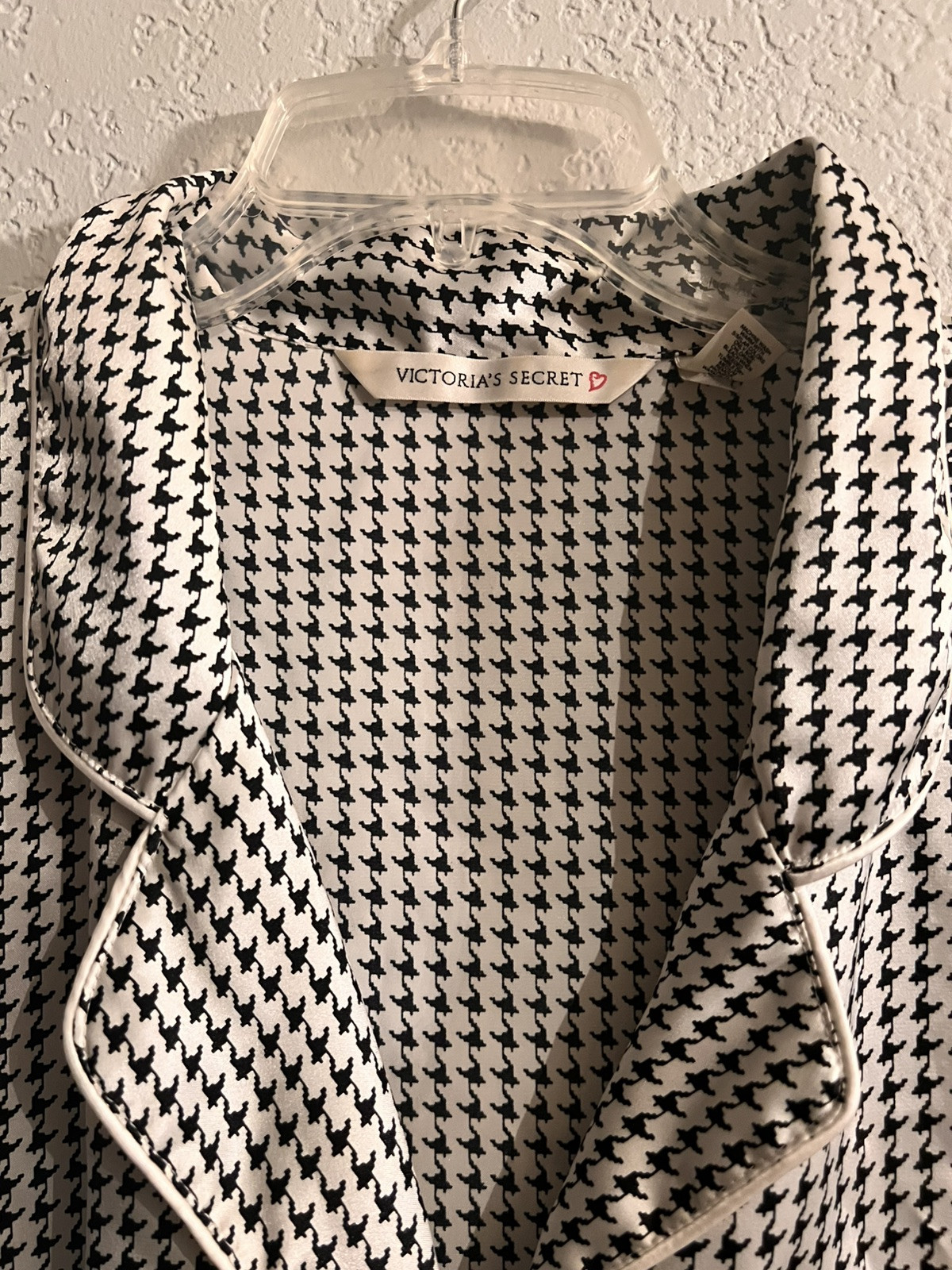 VTG VICTORIAS SECRET Black & White Houndstooth Silky Pajama Top Womens Sz L