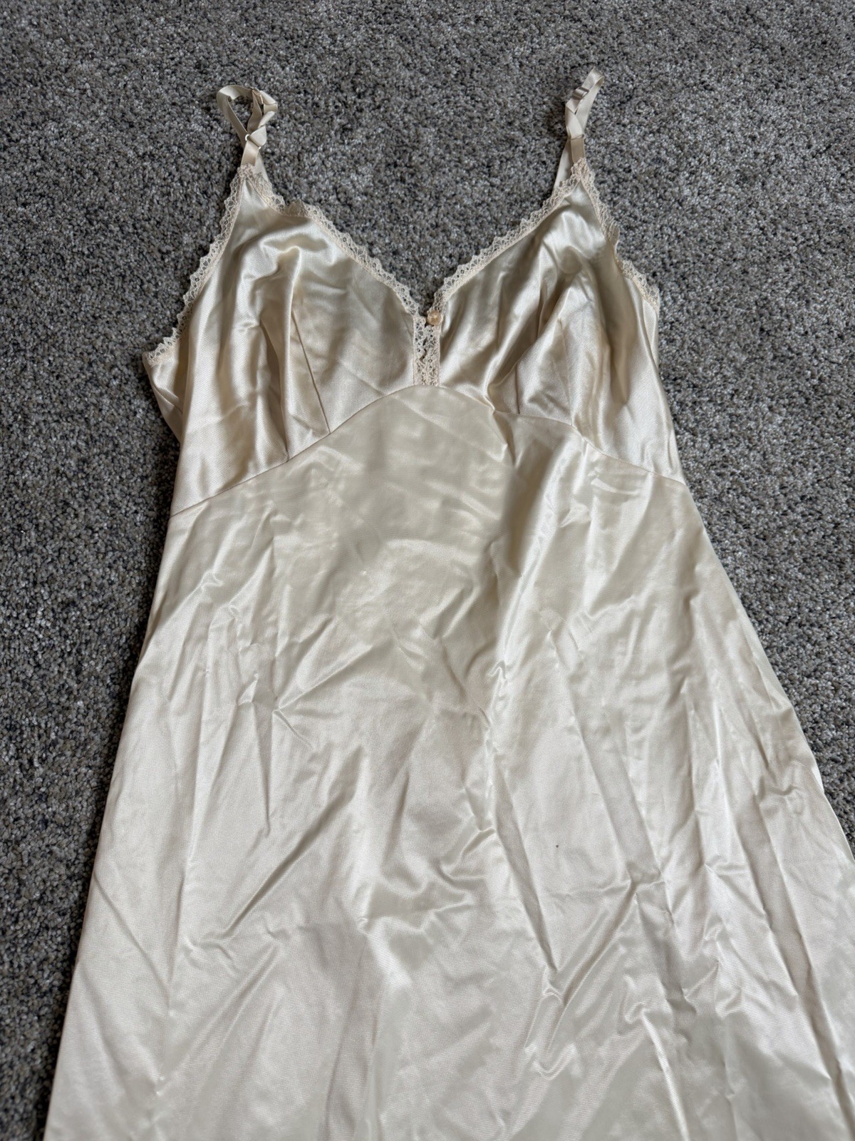 Vtg Vanity Fair Slip Ivory Champagne Lace 1950s Hollywood Pin Up USA 32L