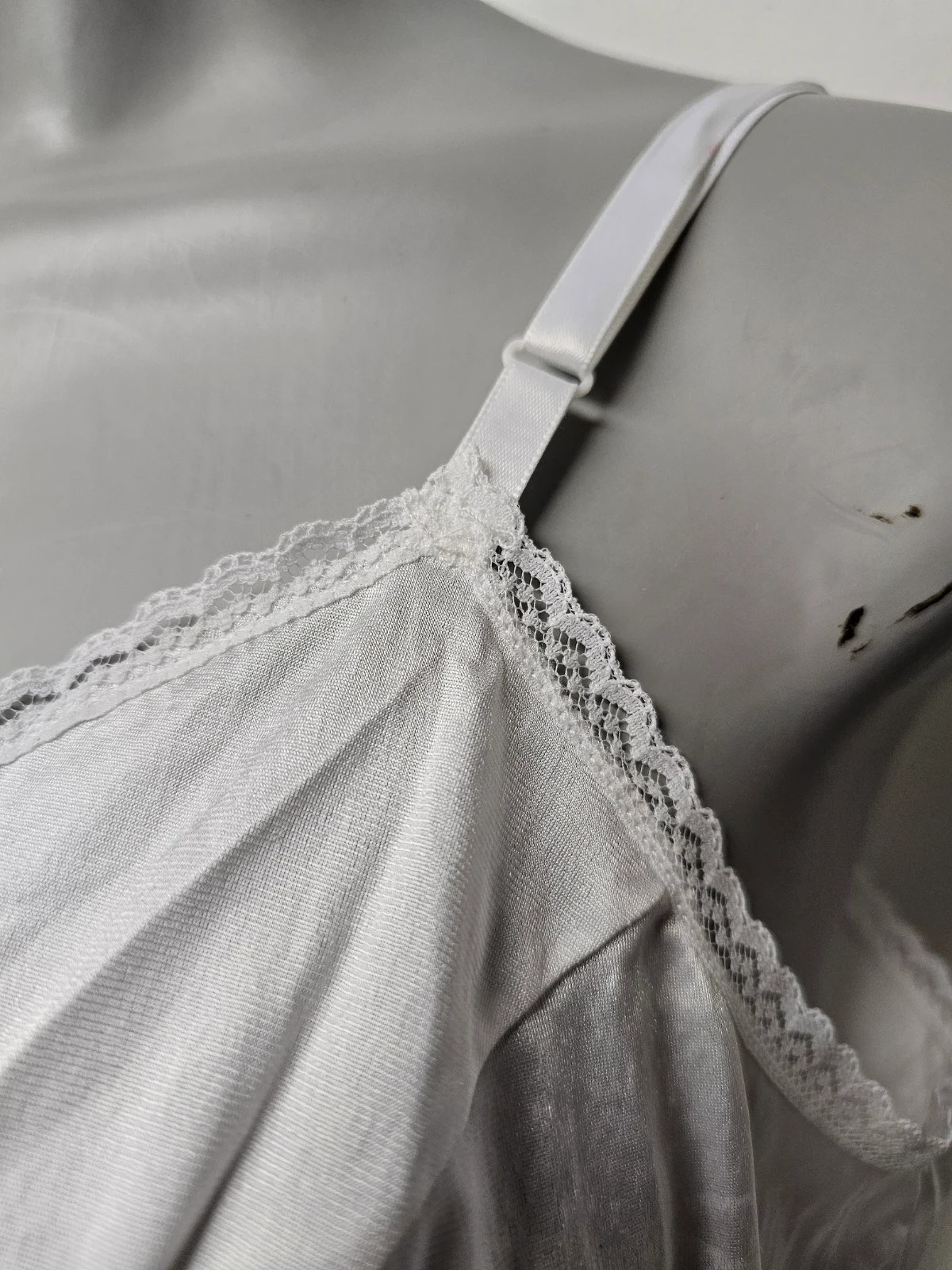 70s Vanity Fair 17-701 white lacy nylon camisole . size 40 / 46 . made in USA