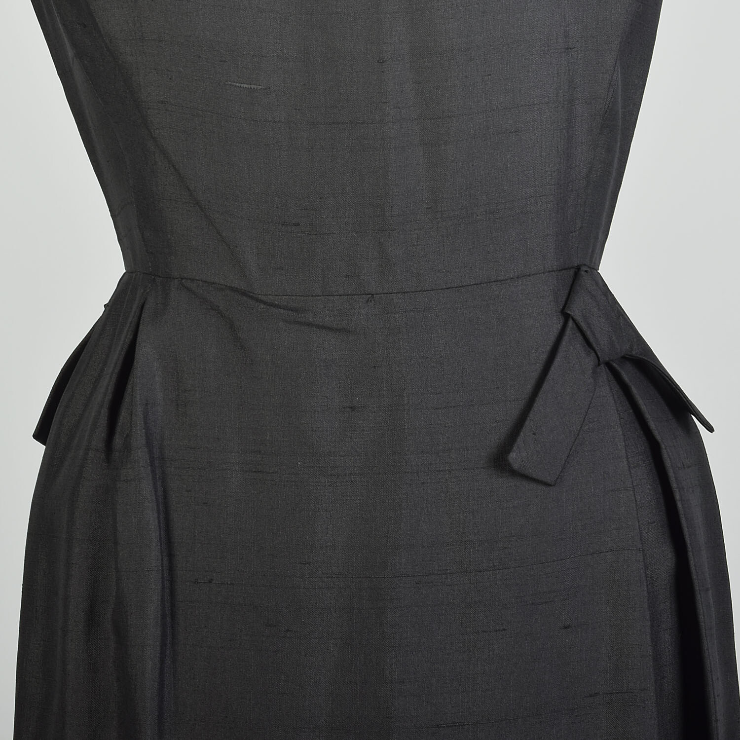 XS 1950s Sleeveless Silk LBD Wrap Skirt Cocktail Little Black Dress Vintage
