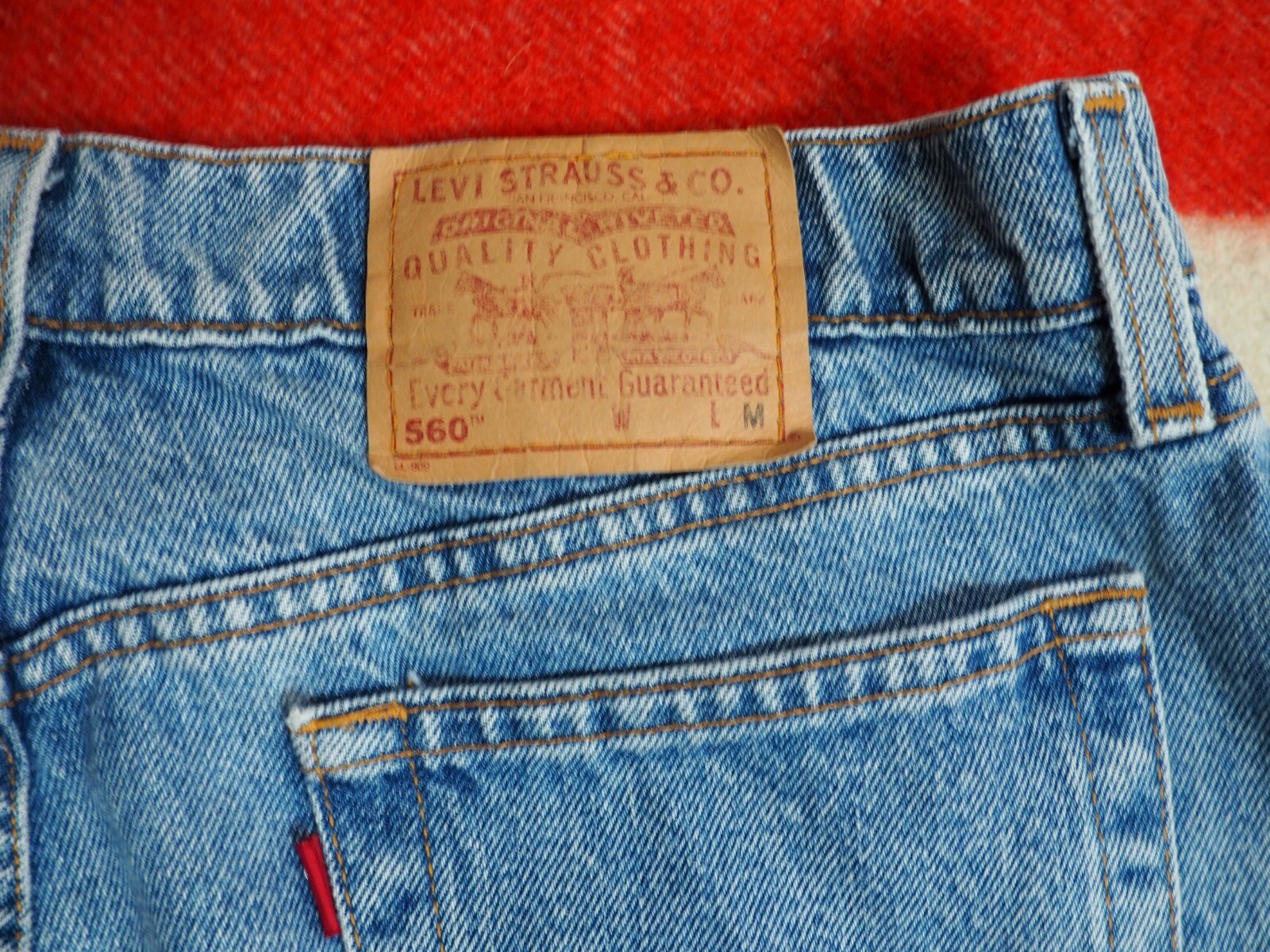 VTG 90s LEVIS 560 Loose Straight Fit Faded Blue Denim 34×32 Baggy Jeans Womens