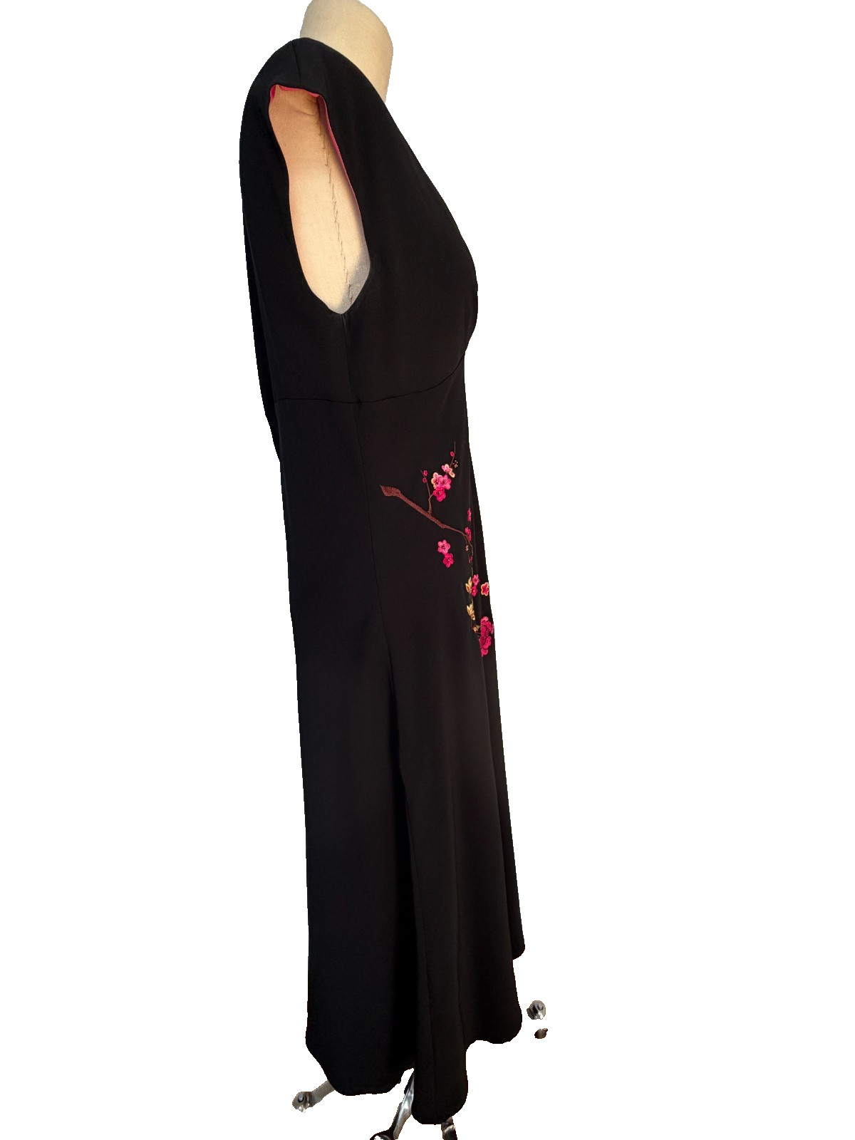Vintage AGB Black Floral Embroidered Maxi Dress V Neck Sleeveless Bodycon Pro