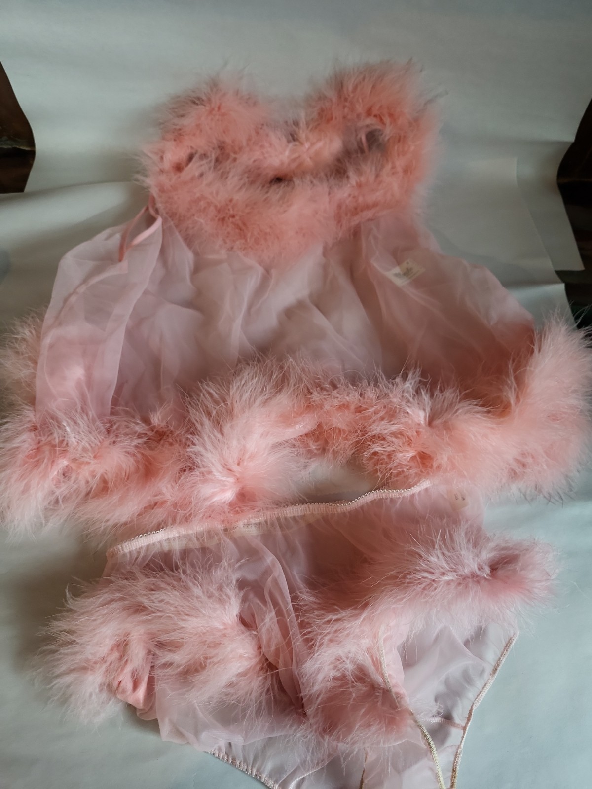 Vintage Lingerie Blanche Size Medium Pink Sheer Feather trim Panty Top Set