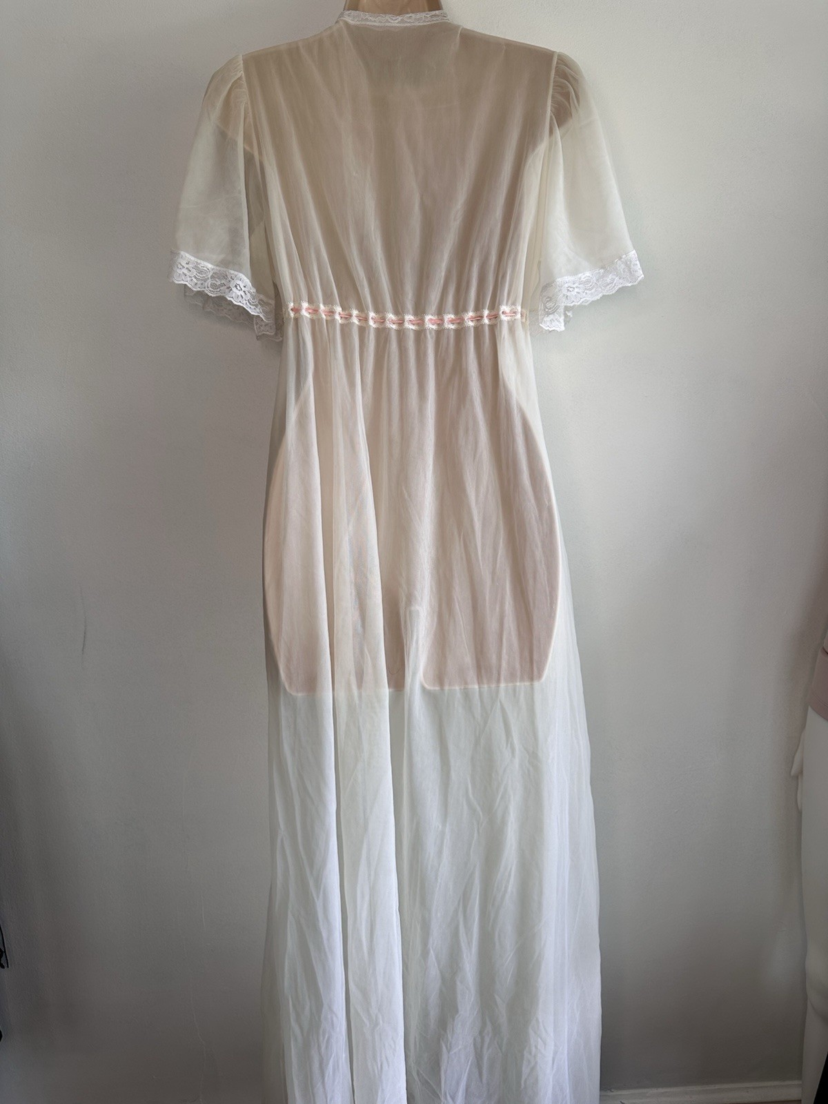 DREAM AWAY Vintage 70s Peignoir Robe Ivory Medium Bridal Lace Coquette