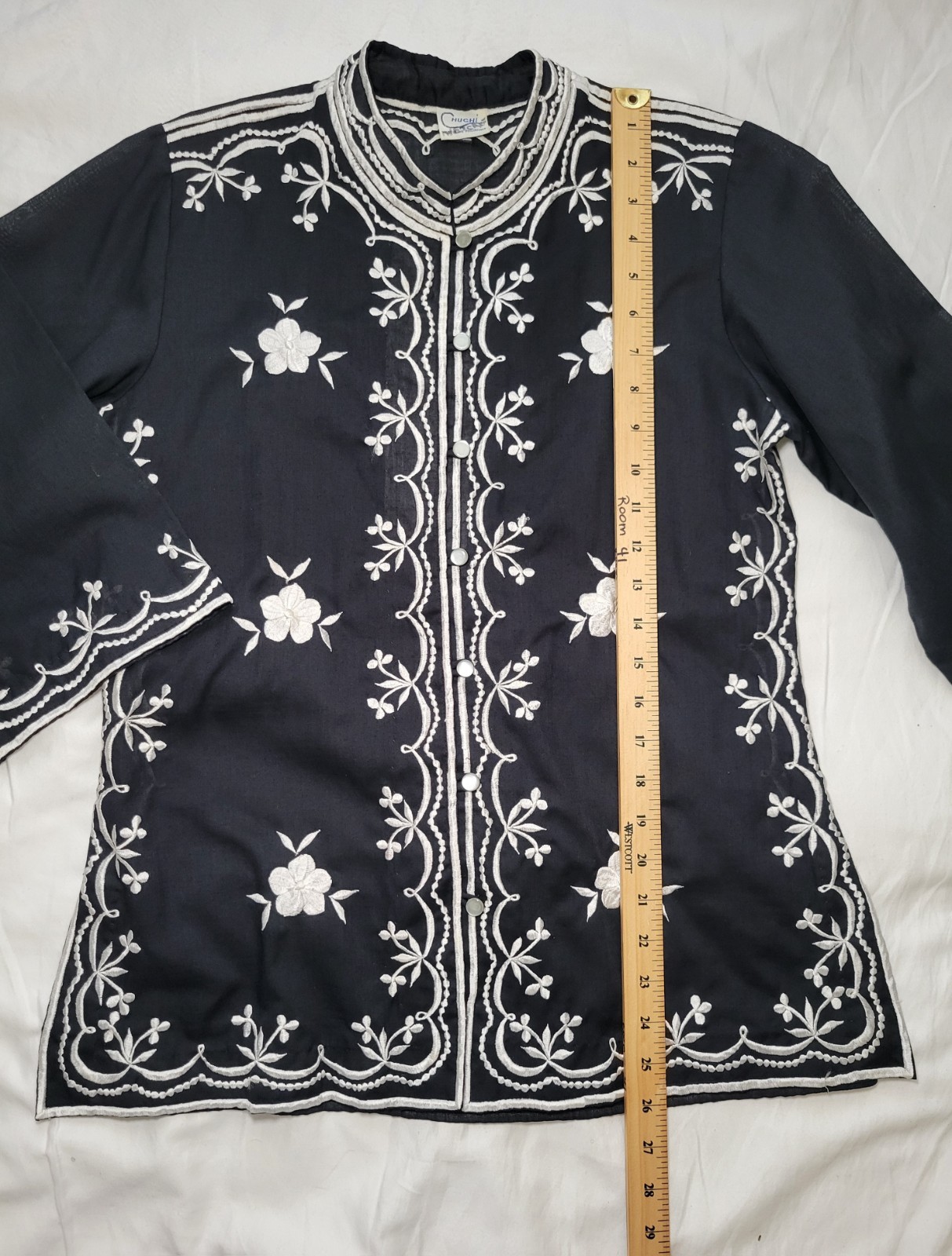 VTG Chuchi Embroidered Kaftan M Top Black Floral