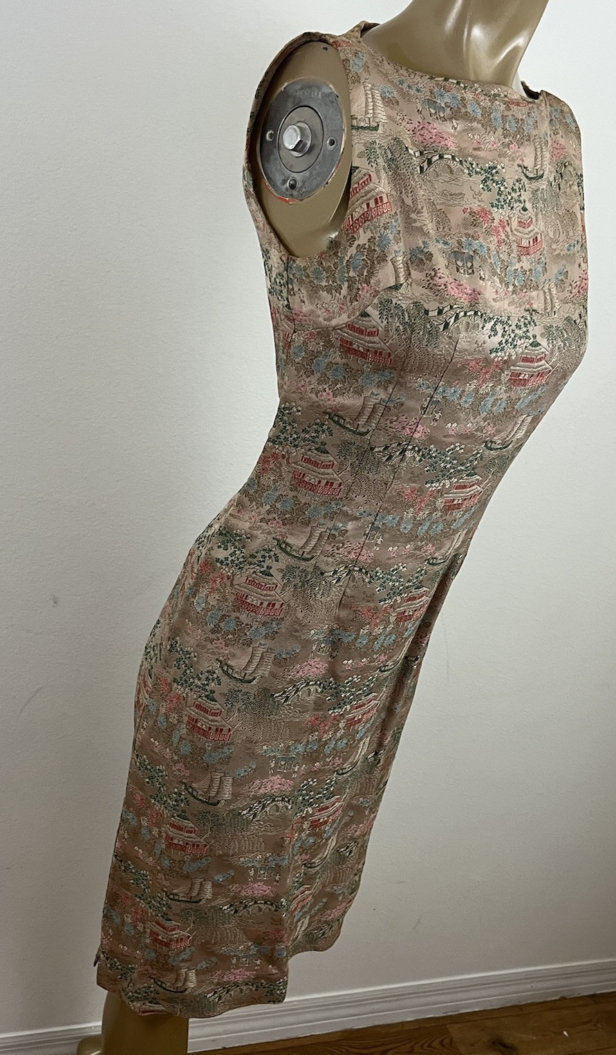 Vintage Modern Jr. Gale & Gale Asian Inspired Dress Brocade Pagoda Gold