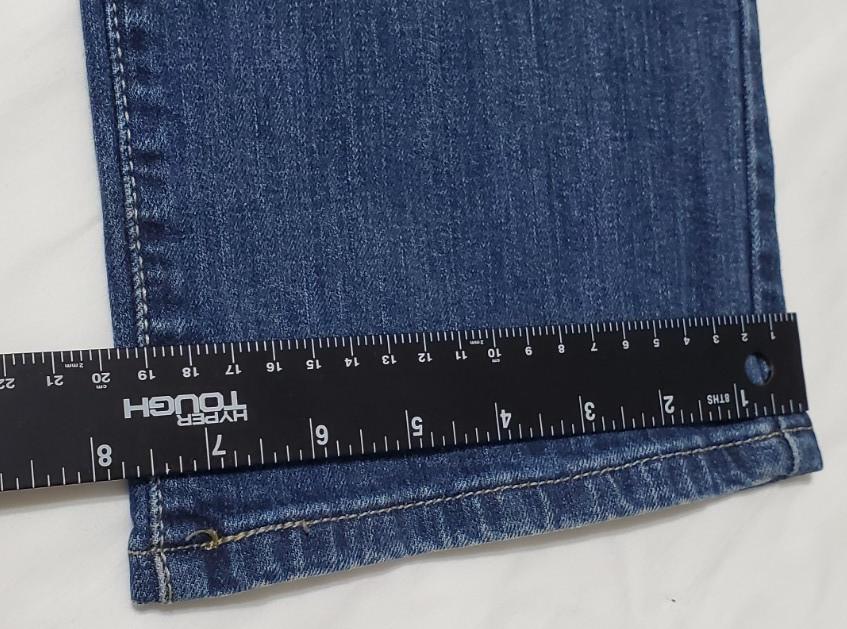 Levi’s 505 Women’s Jeans 31W 32L Straight Leg Denim #500009