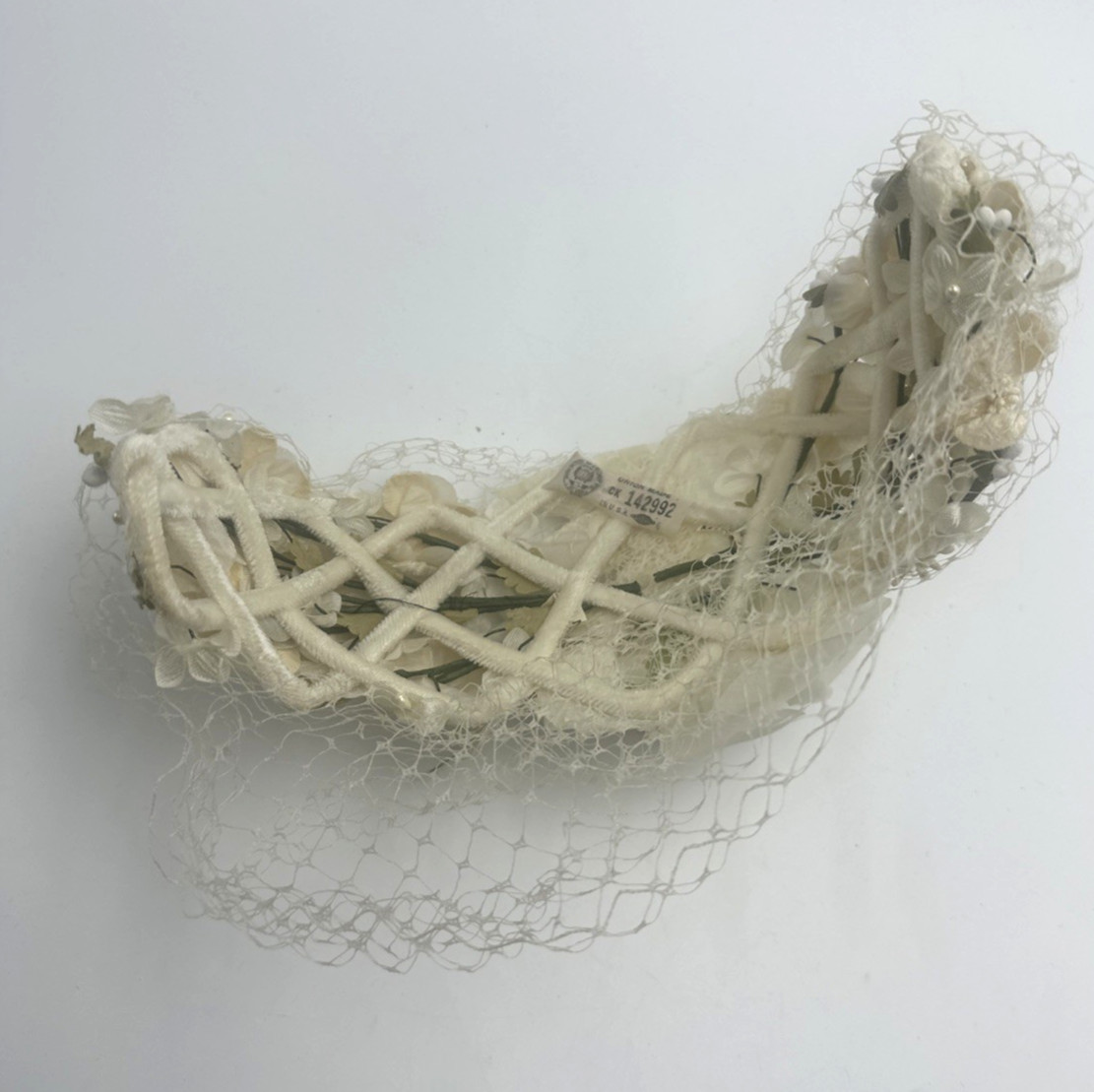 Vintage 1960s Union Made Bridal Headpiece White Rose Velvet Posies Netting