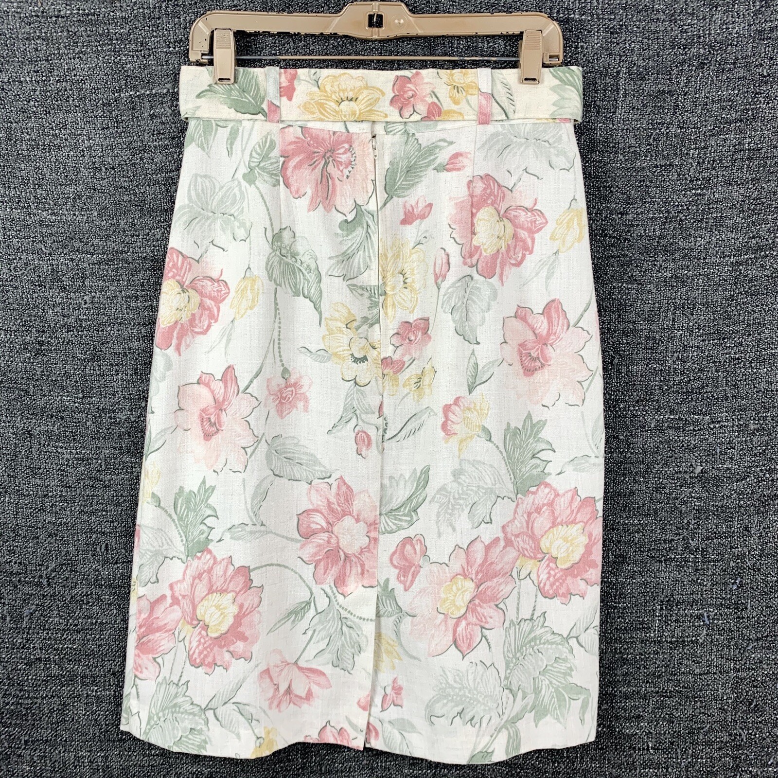 Vintage Skirt 29″ High Waist Knee Length Floral Belt Runs Size Small TR Bentley