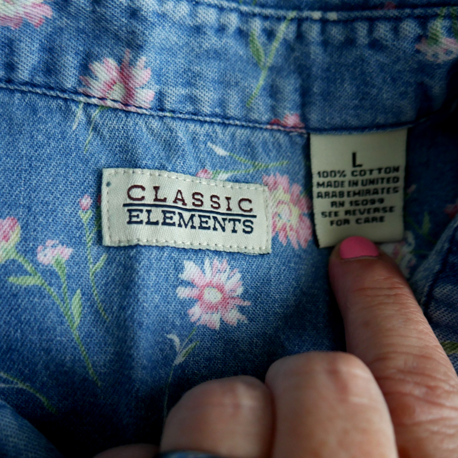 1990s Vintage Floral Denim Shirt Top Blouse Pink Flowers Grunge Cottage sz L